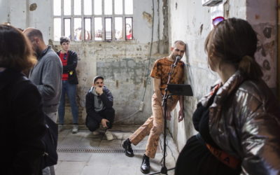 L’H. The centre is on the outskirts